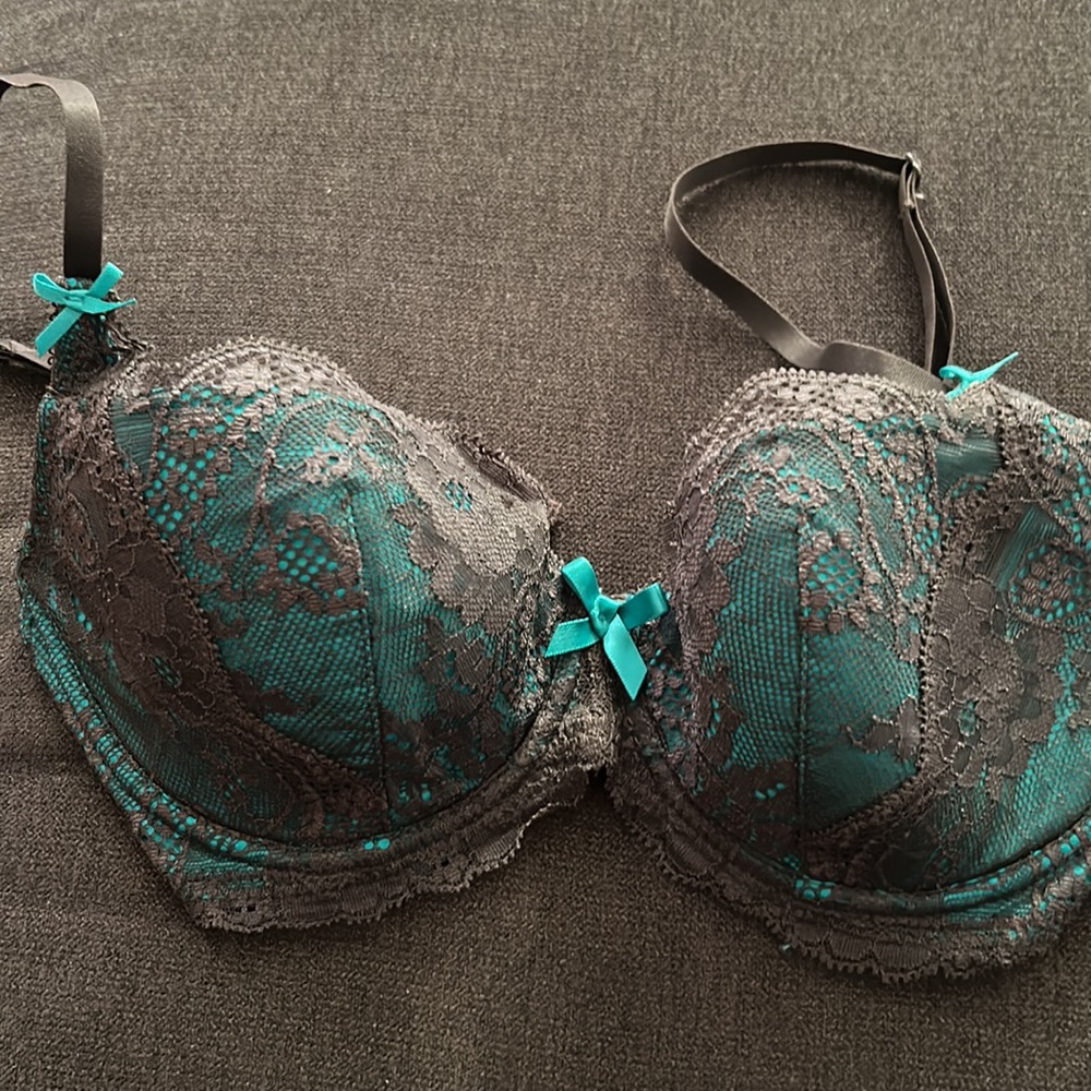 NWT Elle Macpherson Intimates Gentle Jade Bra - Size 36B